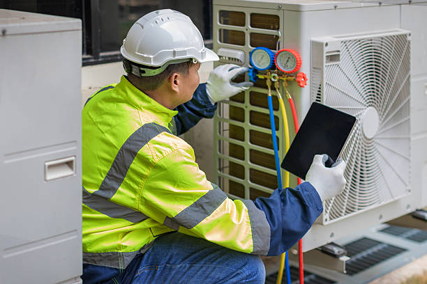 Professional Hvac technician working in Jerseyville, IL